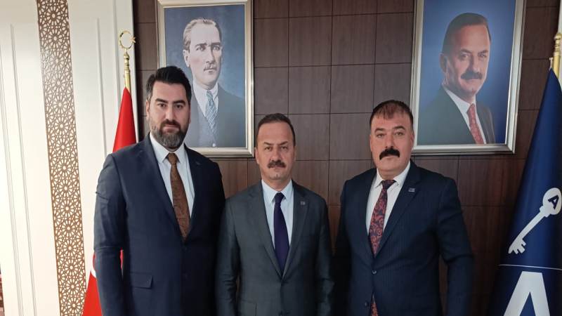 Kavga ettiği amcasını sokak ortasında tabancayla vurdu