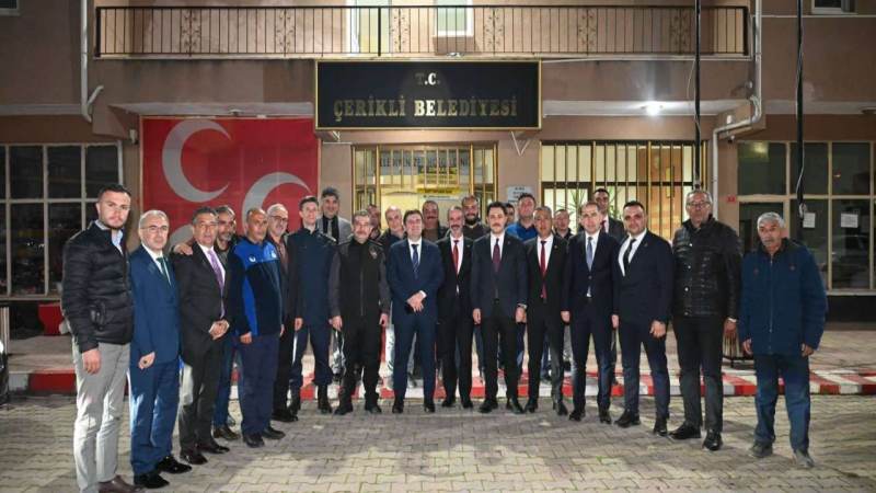 Kavga ettiği amcasını sokak ortasında tabancayla vurdu