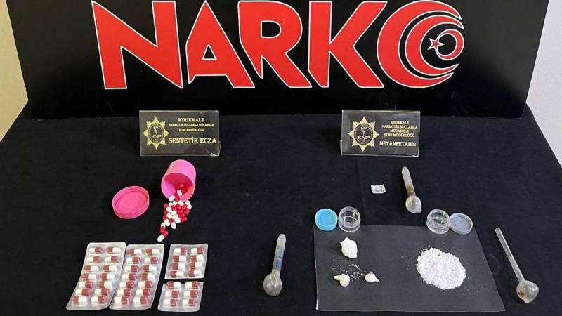 Kavga ettiği amcasını sokak ortasında tabancayla vurdu