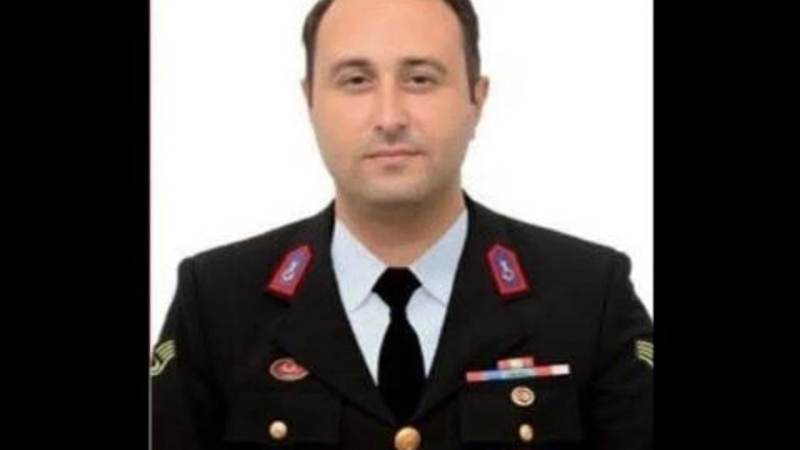 Kavga ettiği amcasını sokak ortasında tabancayla vurdu